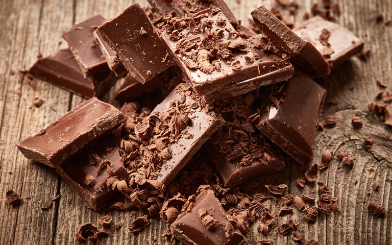 مصرف به اندازه‌ی شکلات تلخ با فشار خون تأثیر مستقیم دارد