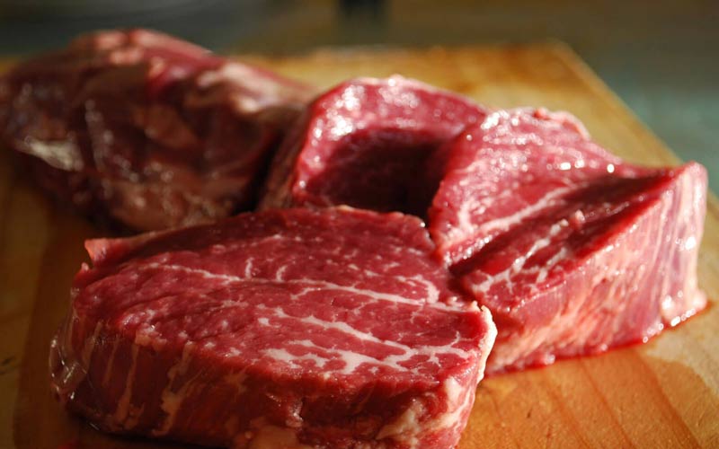 گوشت گوساله بهترین منبع پروتئین و در نتیحه عضله‌سازی است