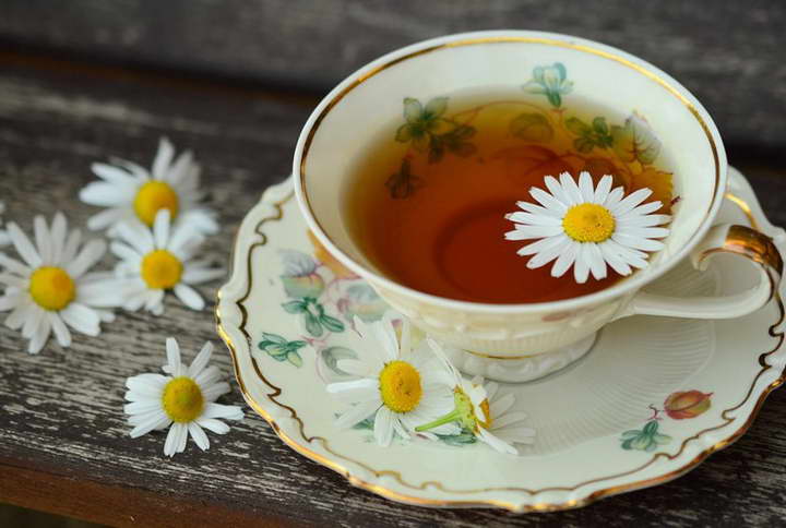 برای درمان استرس چای بابونه بنوشید