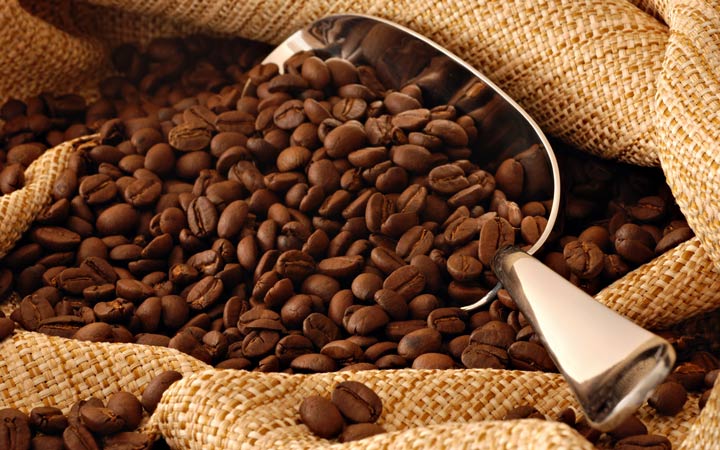 دانه قهوه برای از رفع بوی سیر