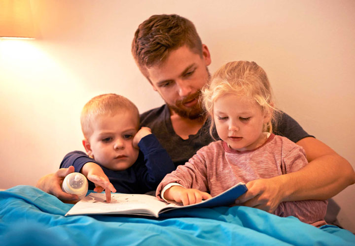 [تصویر:  03-early-reading-habits-cuddle-with-children-final.jpg]