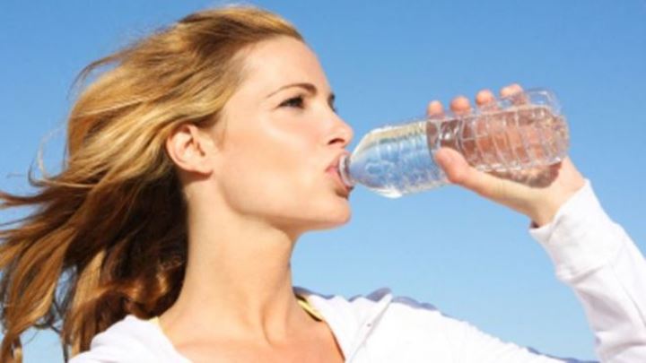 woman_drinking_water_640