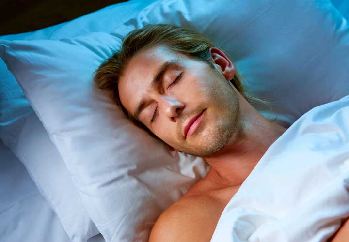 دانستنی های بدنسازی - خواب کافی برای بدنساز ضروری است.