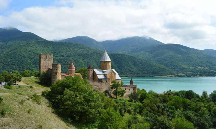 جاهای دیدنی گرجستان کازبگی Kazbegi