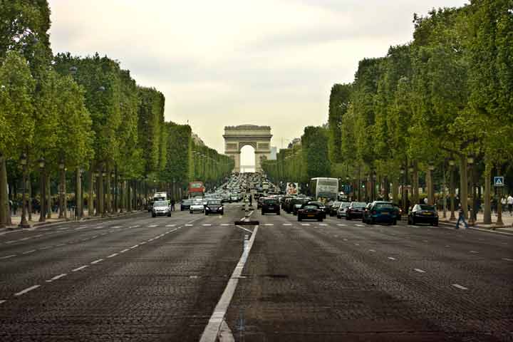 Avenue-des-Champs-Elysees-Picture-2.jpg