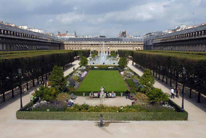 Palais-Royal-Gardens-Picture-2.jpg
