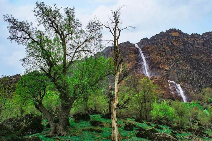 آبشار برنجه - جاهای دیدنی لرستان - عکس حمید بازگیر