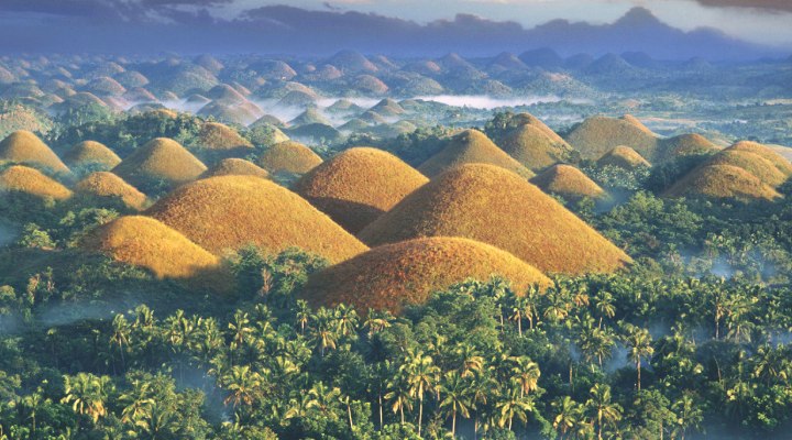 تپه‌های شکلاتی - فیلیپین